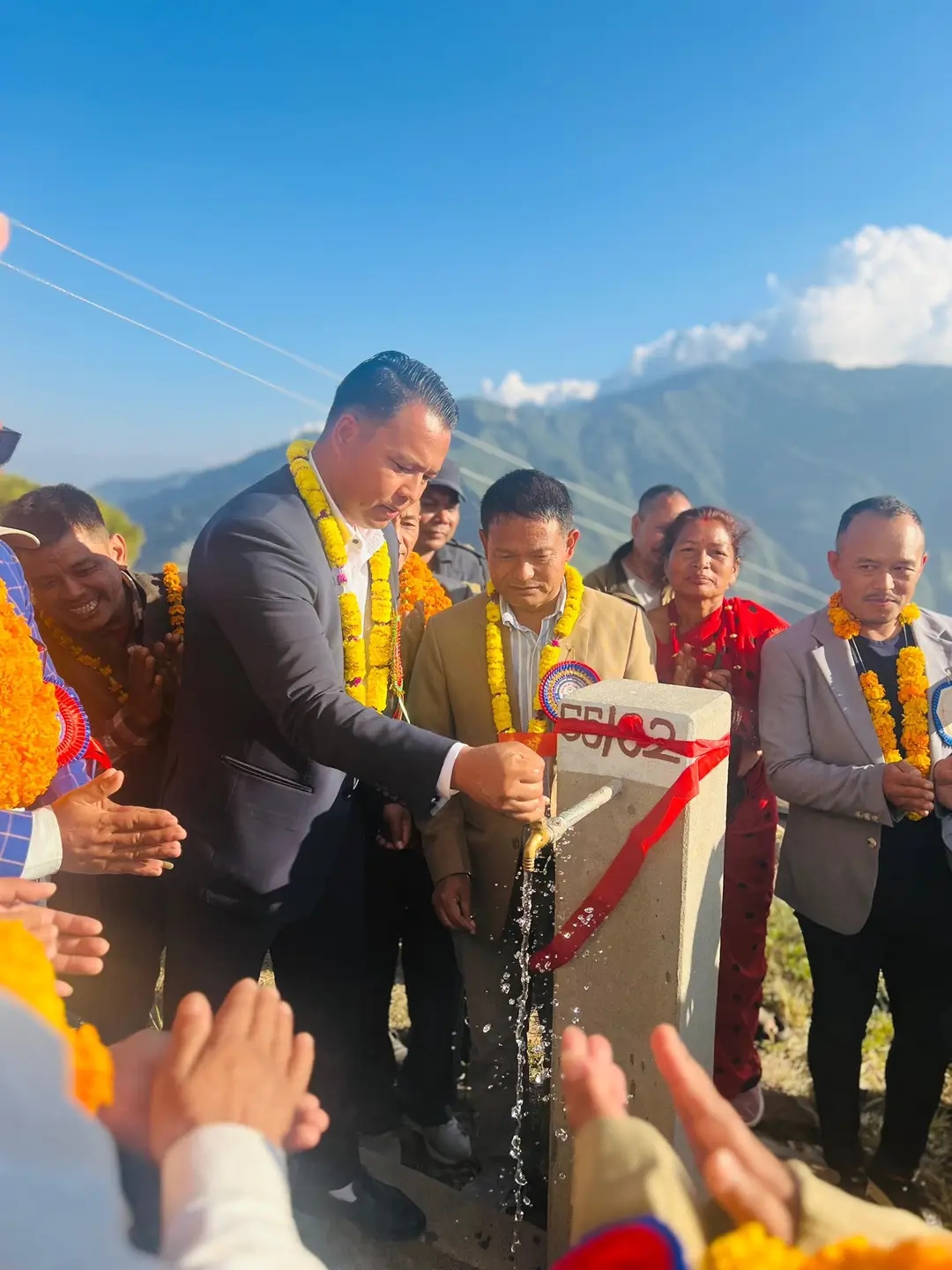 काभ्रेको रोशीमा मन्त्री तामाङले गरे खानेपानी आयोजनाको उद्घाटन